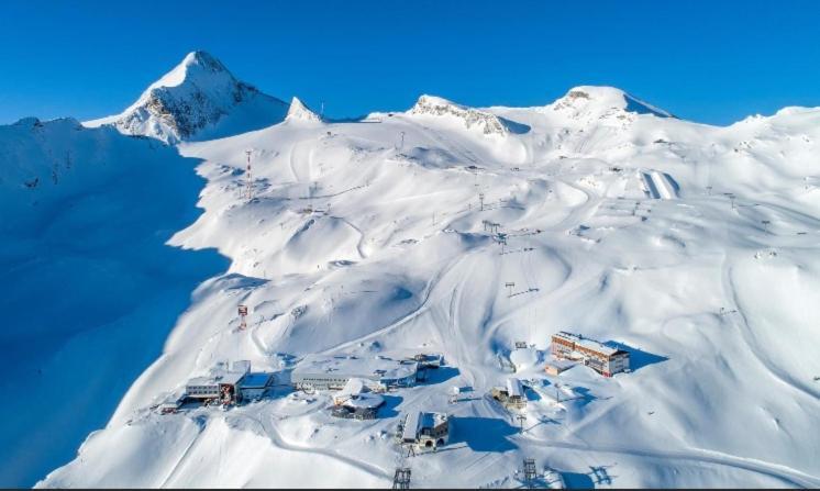 Mountain Neukirchen am Grossvenediger